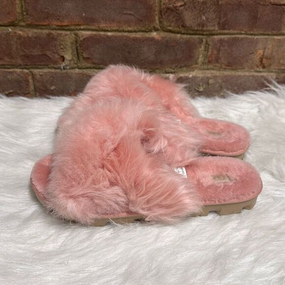 Ugg Women’s Pink Fuzzalicious Slippers Size 10 - Picture 2 of 9